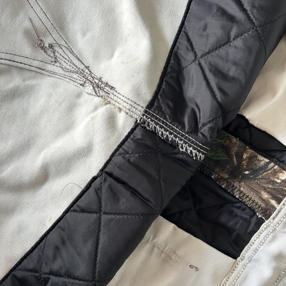 Men's Carhartt RealTree Overalls, size 32x34 - Picture 4 of 4